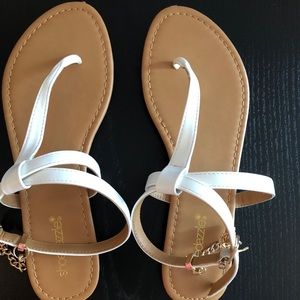 Shoedazzle thong sandals
